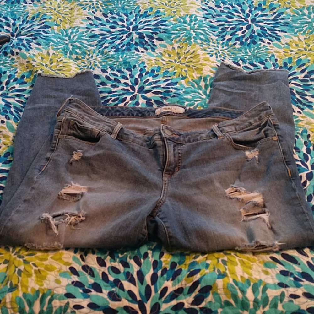 Torrid Distressed Jeans Size 16